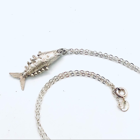 Vintage Articulated Dainty Silver Fish Pendant Necklace - Picture 6 of 14